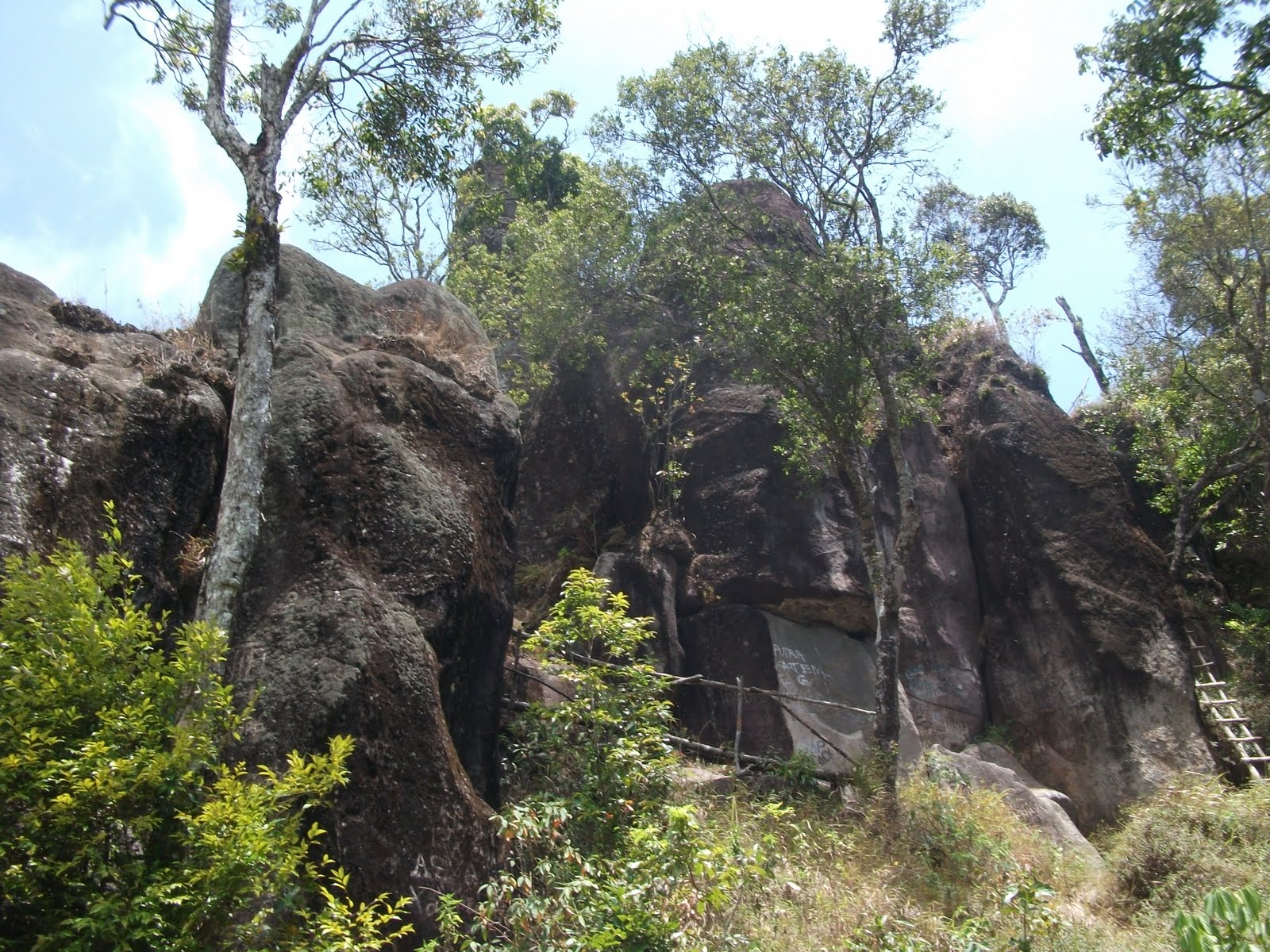 Makam Linggaratu