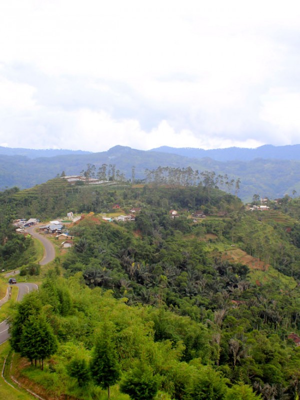 View dari Bukit Lolongokan, Kecamatan Talegong, Garut