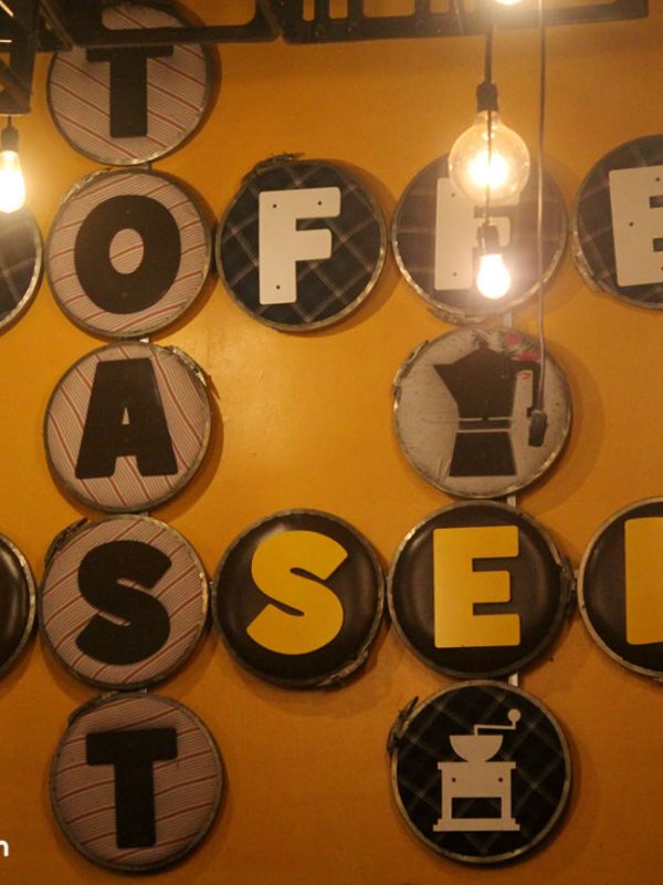 Wall art, penghias Toast Ngopi